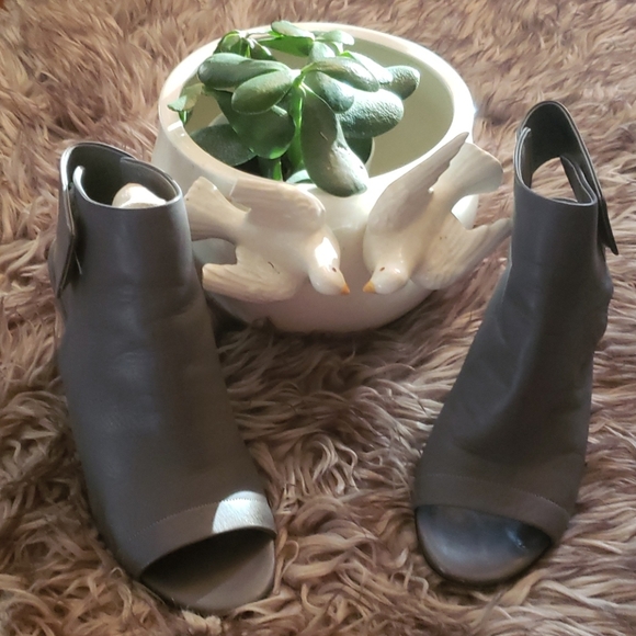 Vince Faye Open Toe Booties - Picture 2 of 8